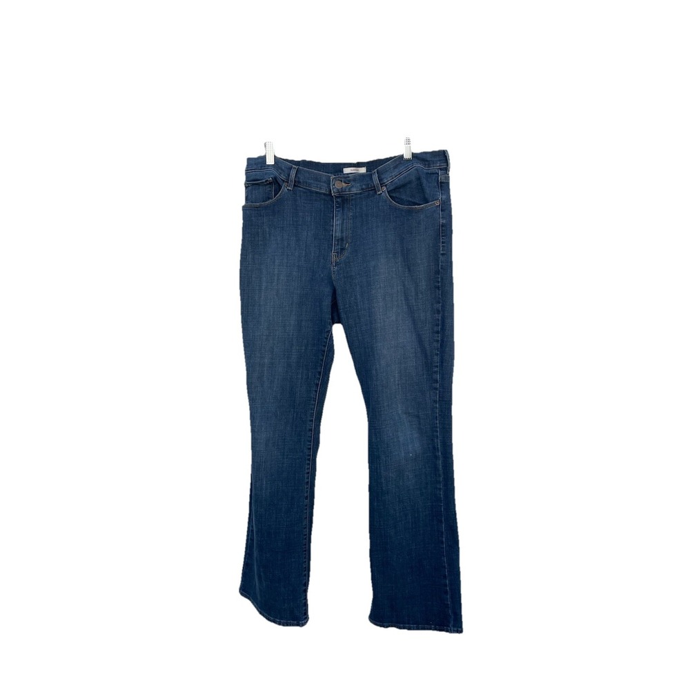 Levi's  Jeans Women's 16 Blue‎ Dark Wash Boot Cut Jeans 33x32